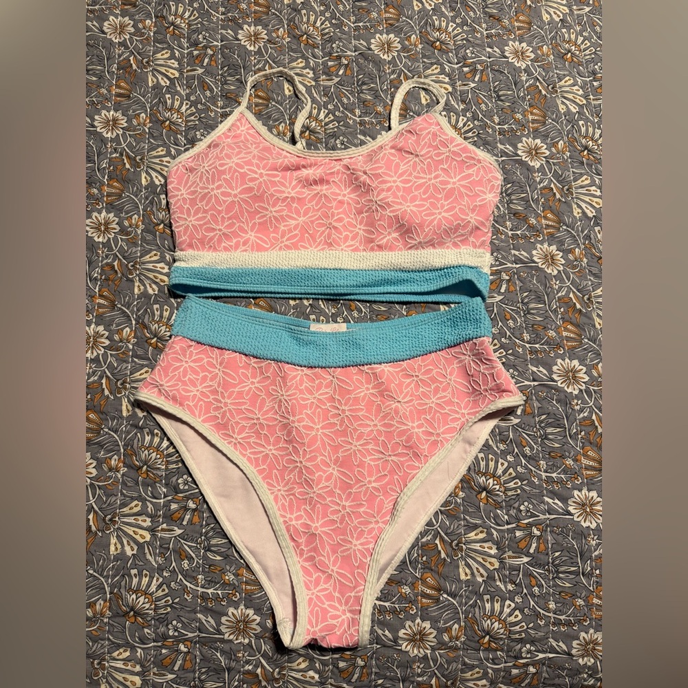 Brand new Pink Lily 2 peice high waisted swimsuit. Size xl